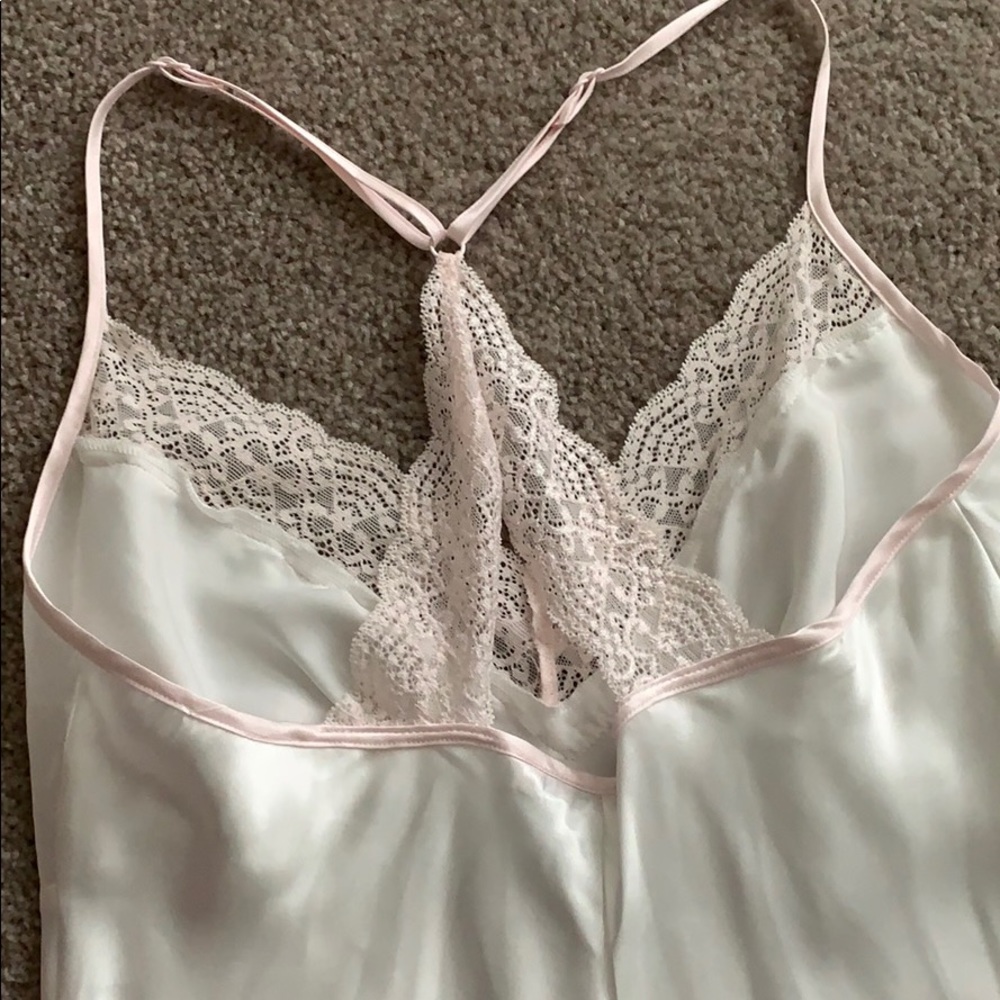 Mrs. Robe - Picture 4 of 6